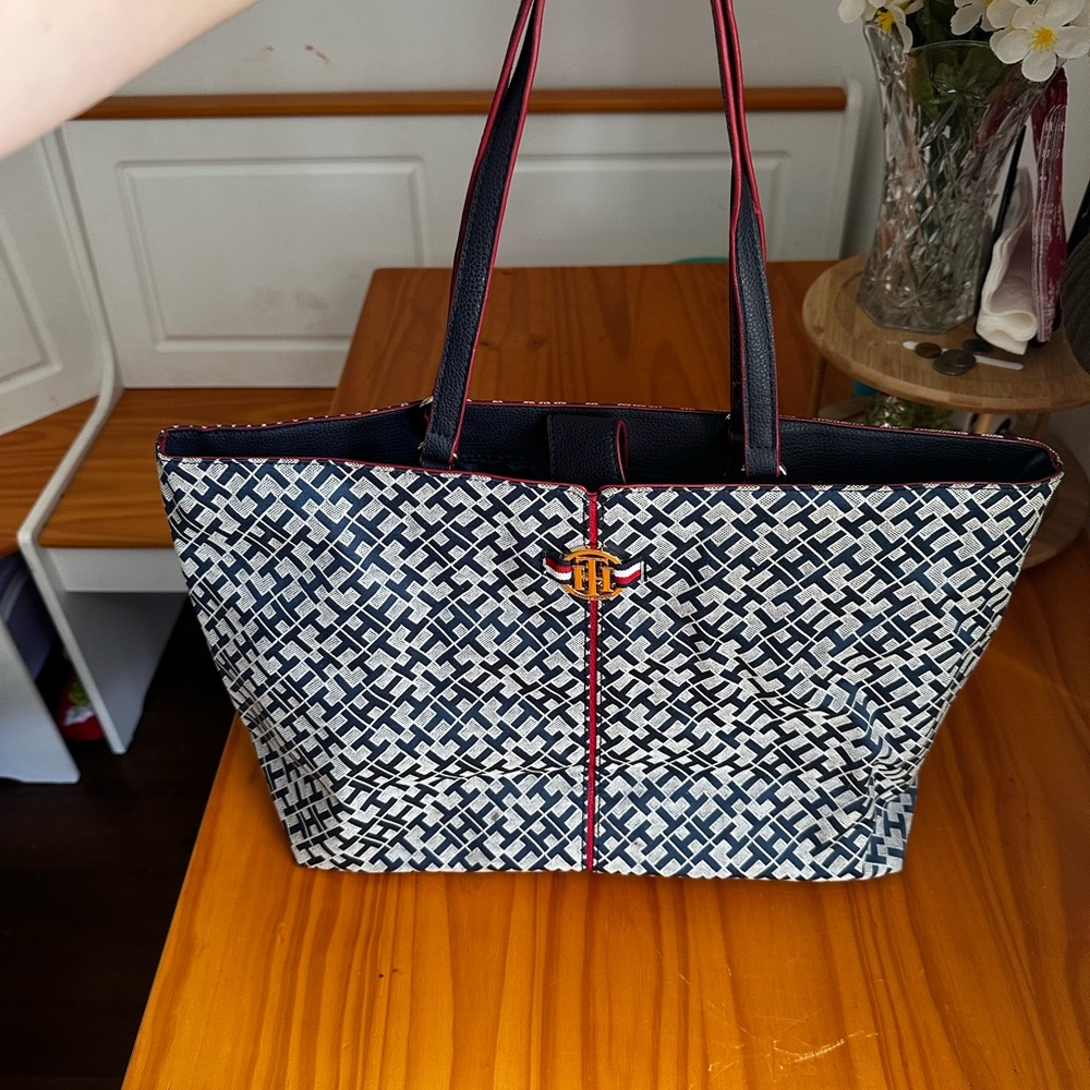 Tommy Hilfiger Navy and White Patterned Tote